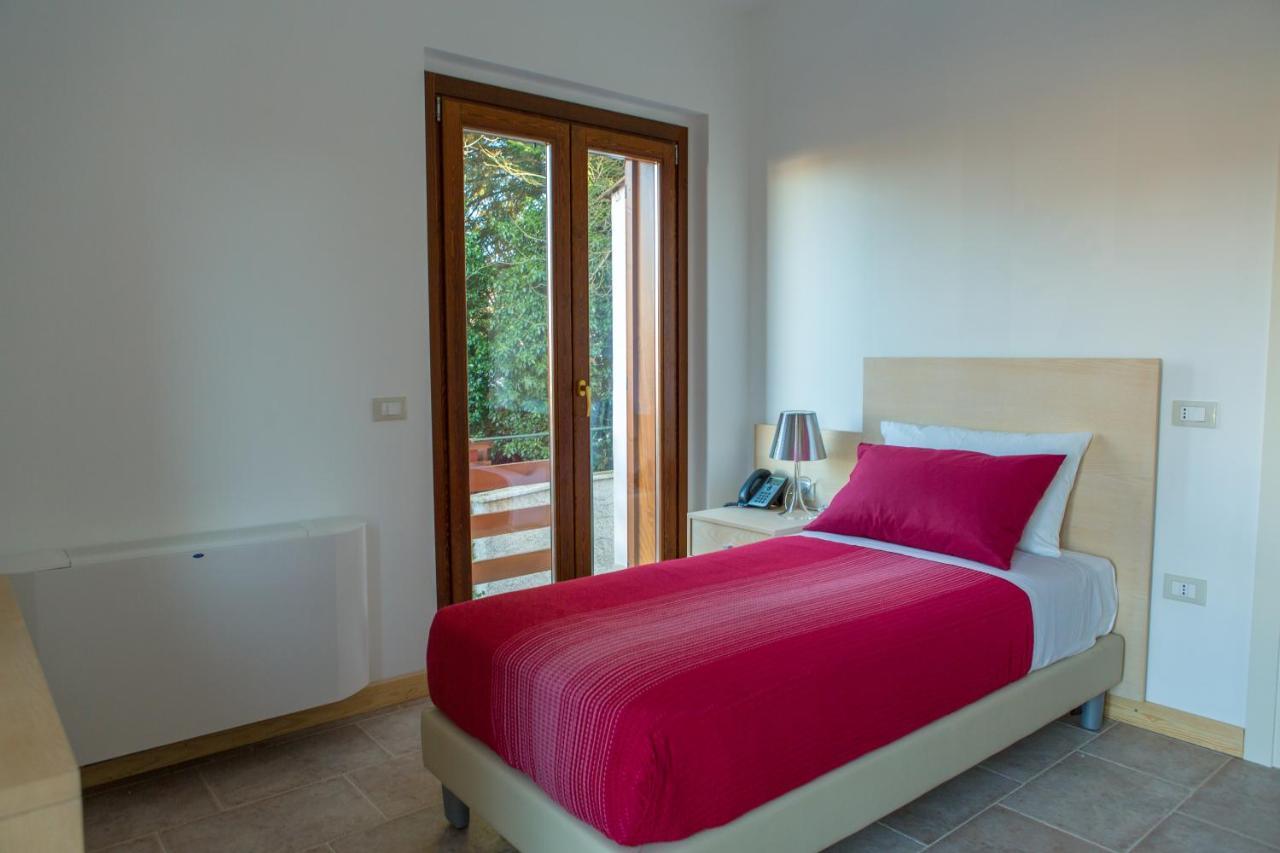Il Moscardino Country Resort Serra San Bruno Luaran gambar